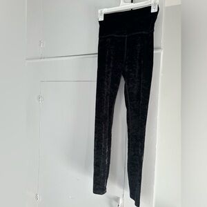 Women’s Beyond Yoga Black Velvet Leggings